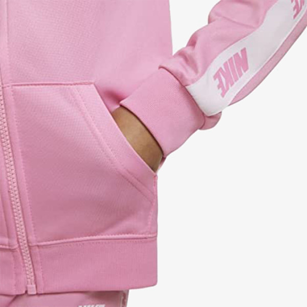 Nike Sportswear 