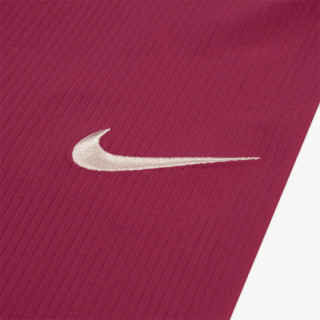 Nike Swoosh On Pointe 