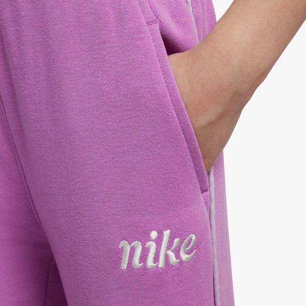 Nike Essentials 