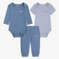 Nike NKN ESSENTIALS 3PC PANT SET 
