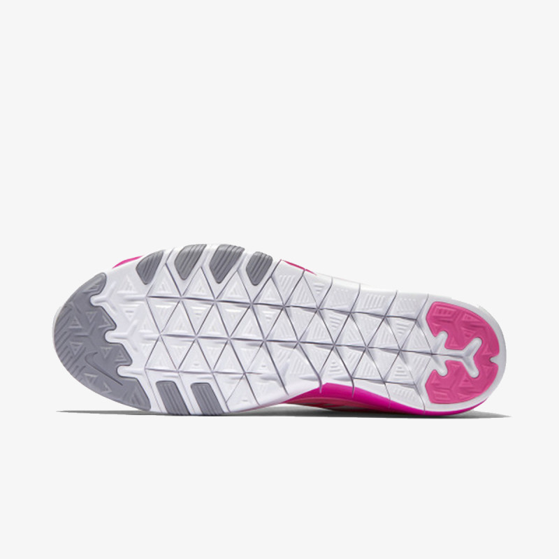 Nike WMNS NIKE FREE TR 6 