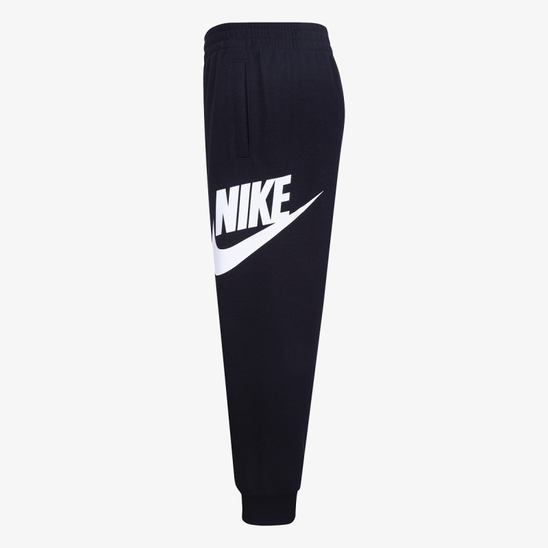 Nike Sportswear Club 