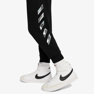 Nike Outside the lines 