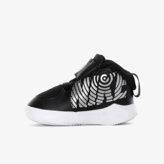 Nike TEAM HUSTLE D 9 (TD) 