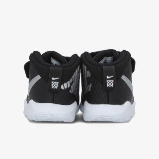 Nike TEAM HUSTLE D 9 (TD) 