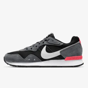 NIKE VENTURE RUNNER 