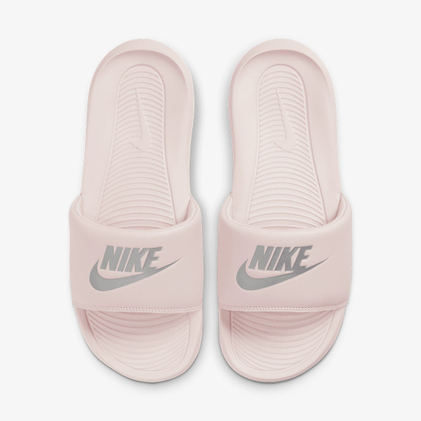 Nike Victori One 