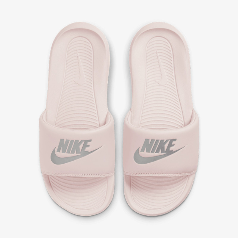 Nike Victori One 