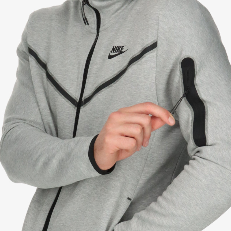 Nike Sportswear Tech