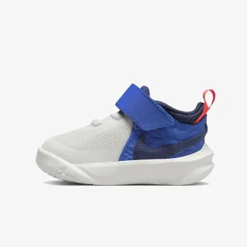 NIKE Team Hustle D 10 