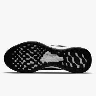 NIKE REVOLUTION 6 NN 