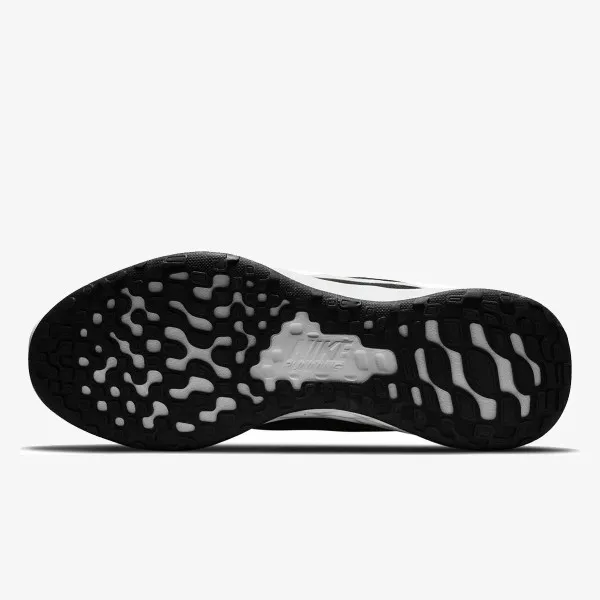 NIKE REVOLUTION 6 NN 