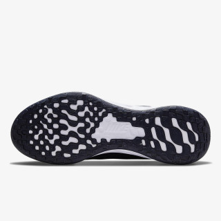 NIKE REVOLUTION 6 NN 