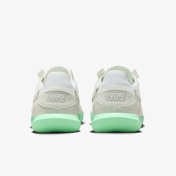 NIKE Streetgato 