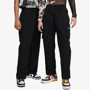 NIKE Sportswear Essential 