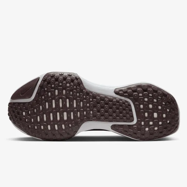 NIKE Invincible 3 