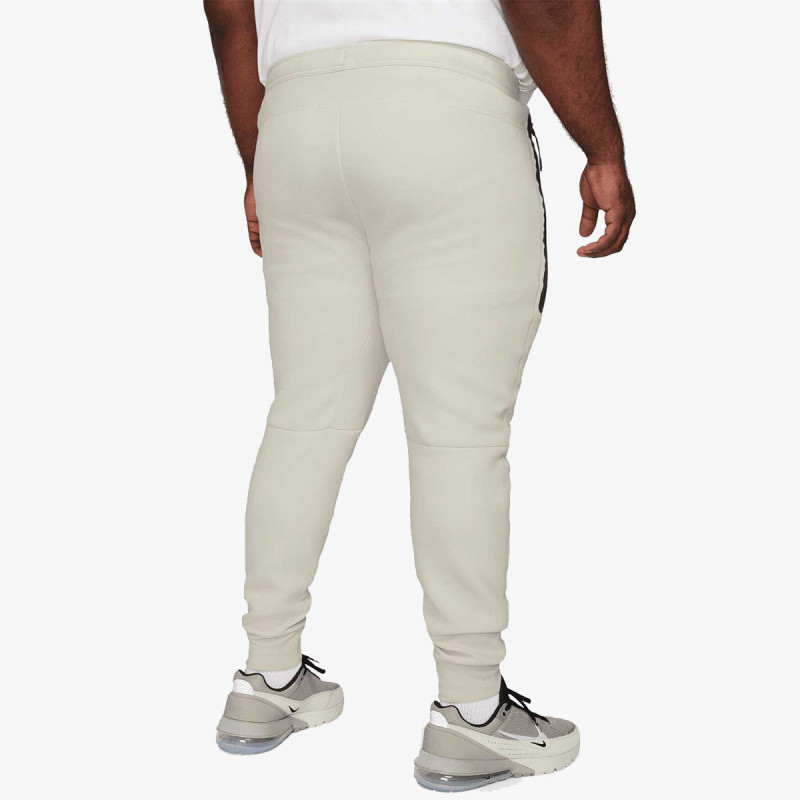 Nike M NK TCH FLC JGGR 