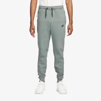 NIKE Tech Fleece 