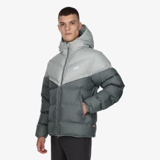 Nike Storm-FIT Windrunner 