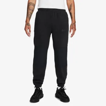NIKE Club Fleece+ 
