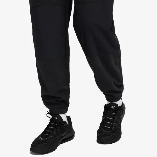 NIKE Club Fleece+ 