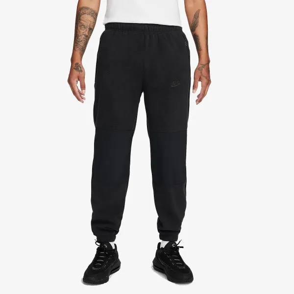NIKE Club Fleece+ 