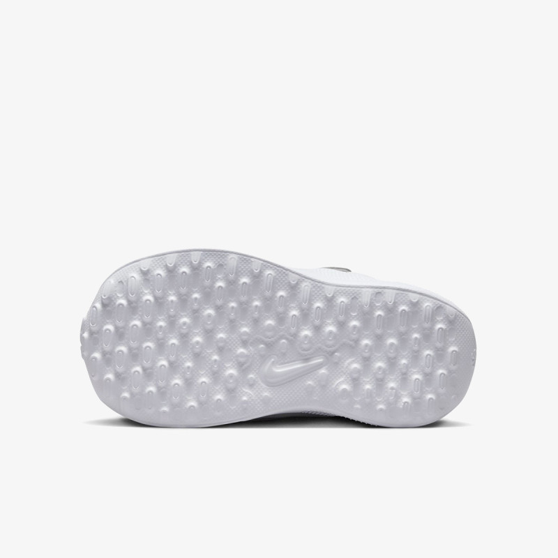 Nike Revolution 7 