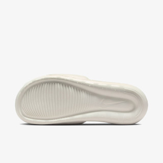 Nike Victori One 