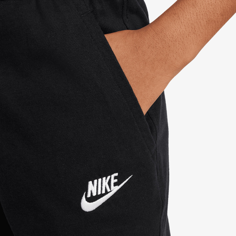 Nike Sportswear Club 