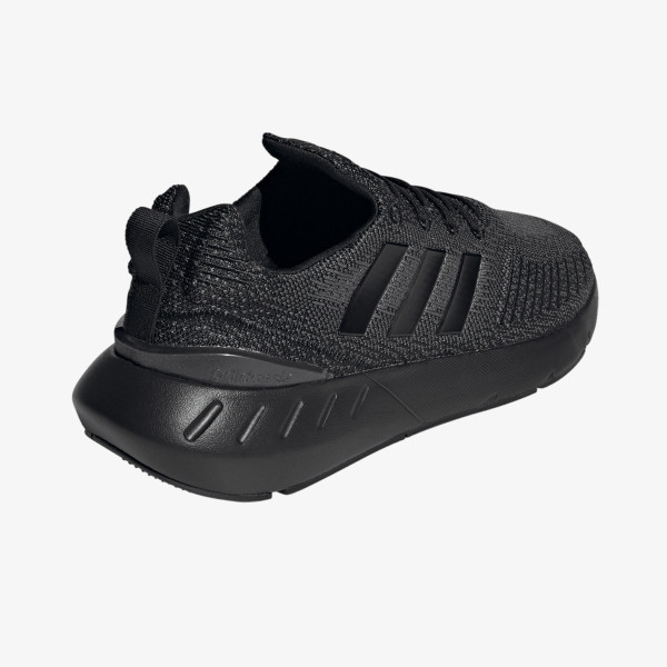 adidas SWIFT RUN 22 