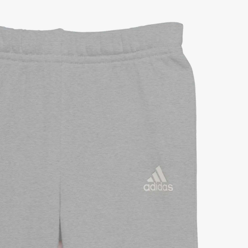 adidas ESSENTIALS 