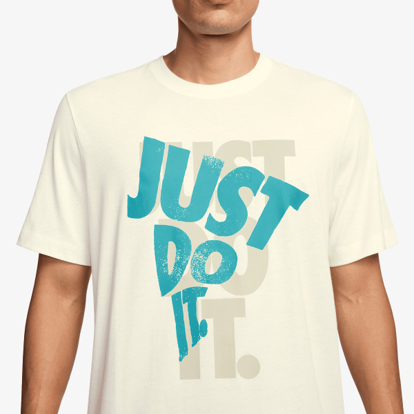 Nike Sportswear 