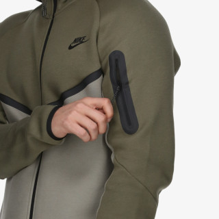 Nike Tech 