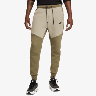 Nike Tech 