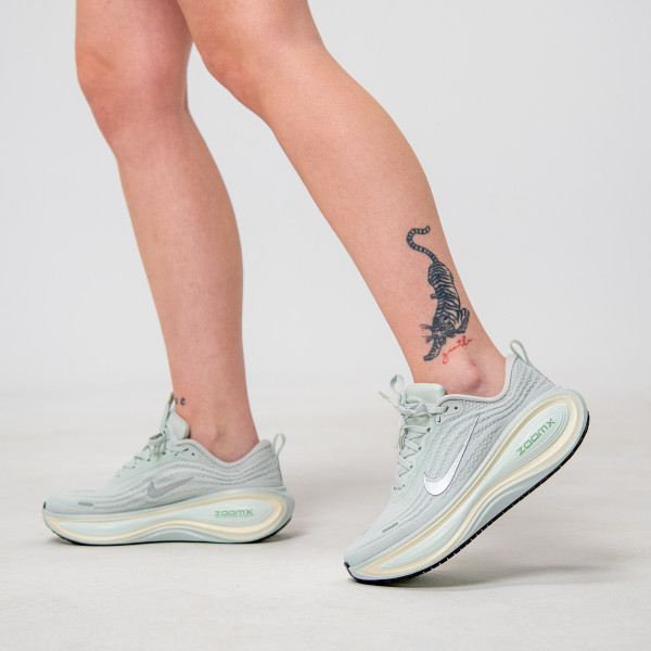 Nike W NIKE VOMERO PLUS 