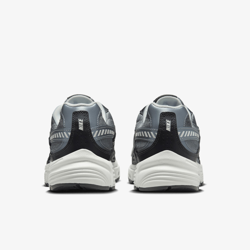 Nike NIKE INITIATOR SC 