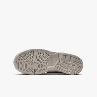 Nike Dunk Low SE 