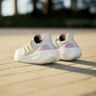 adidas ULTRABOOST LIGHT W 