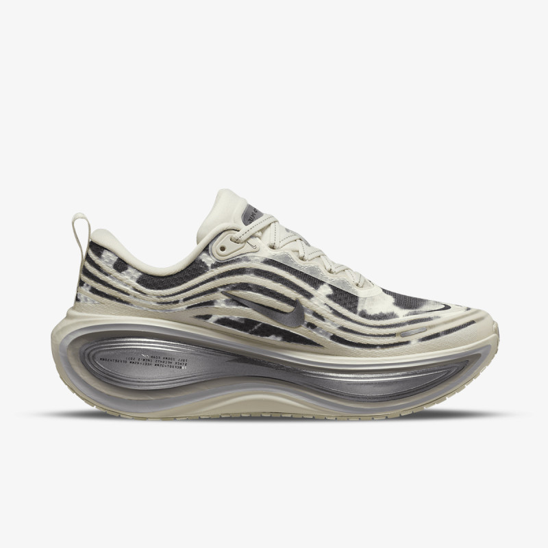 Nike W NIKE VOMERO PLUS SE 