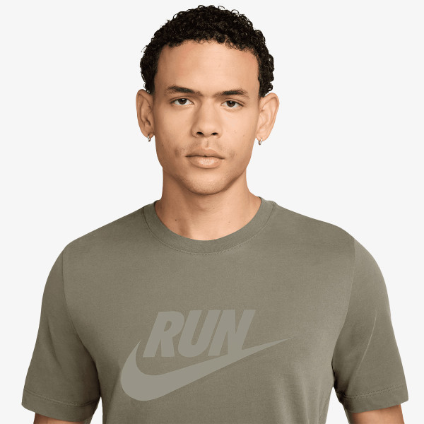Nike Run Swoosh 