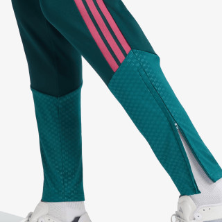 adidas REAL TR PNT 