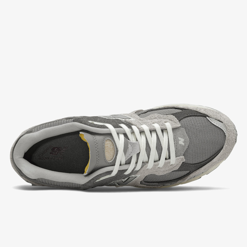 New Balance 2002R 