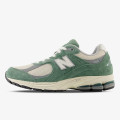 New Balance 2002R 