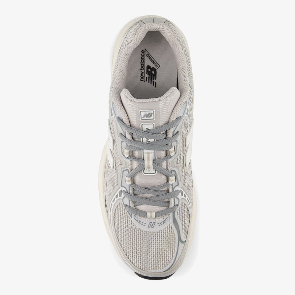New Balance 740 