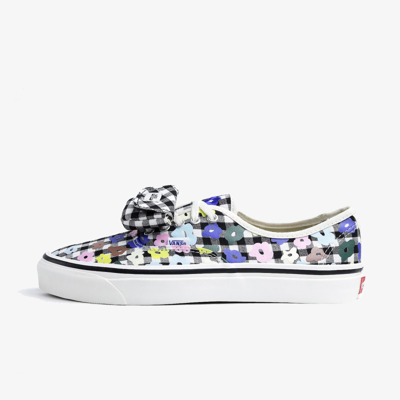 Vans VANS WM REALM FLYING V BA VN0A3UI8V1C1 